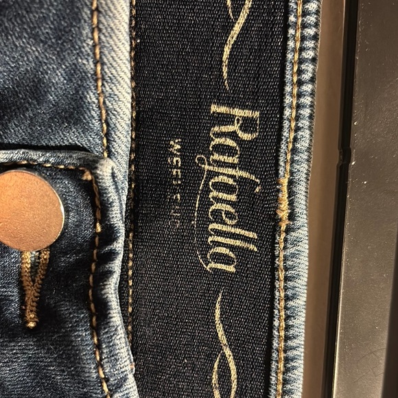 Rafaella Blue Ankle Cropped Jeans with Floral Embroidery size 10 - Picture 2 of 6